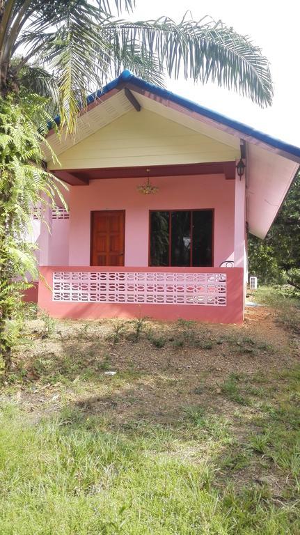 Cashew Nut Bungalows Hotel Ao Nang Exterior photo