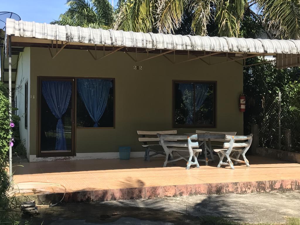 Cashew Nut Bungalows Hotel Ao Nang Exterior photo