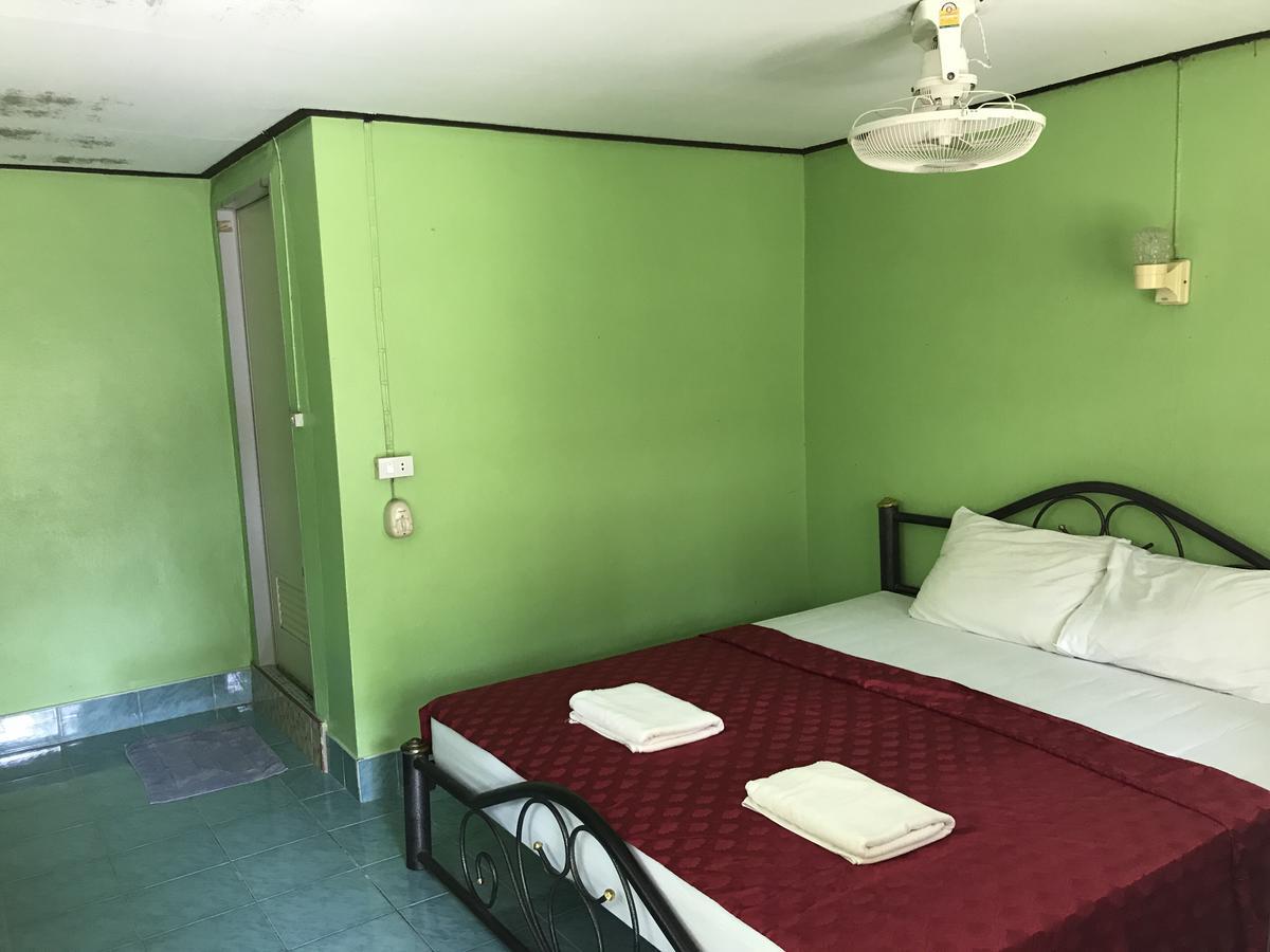 Cashew Nut Bungalows Hotel Ao Nang Exterior photo